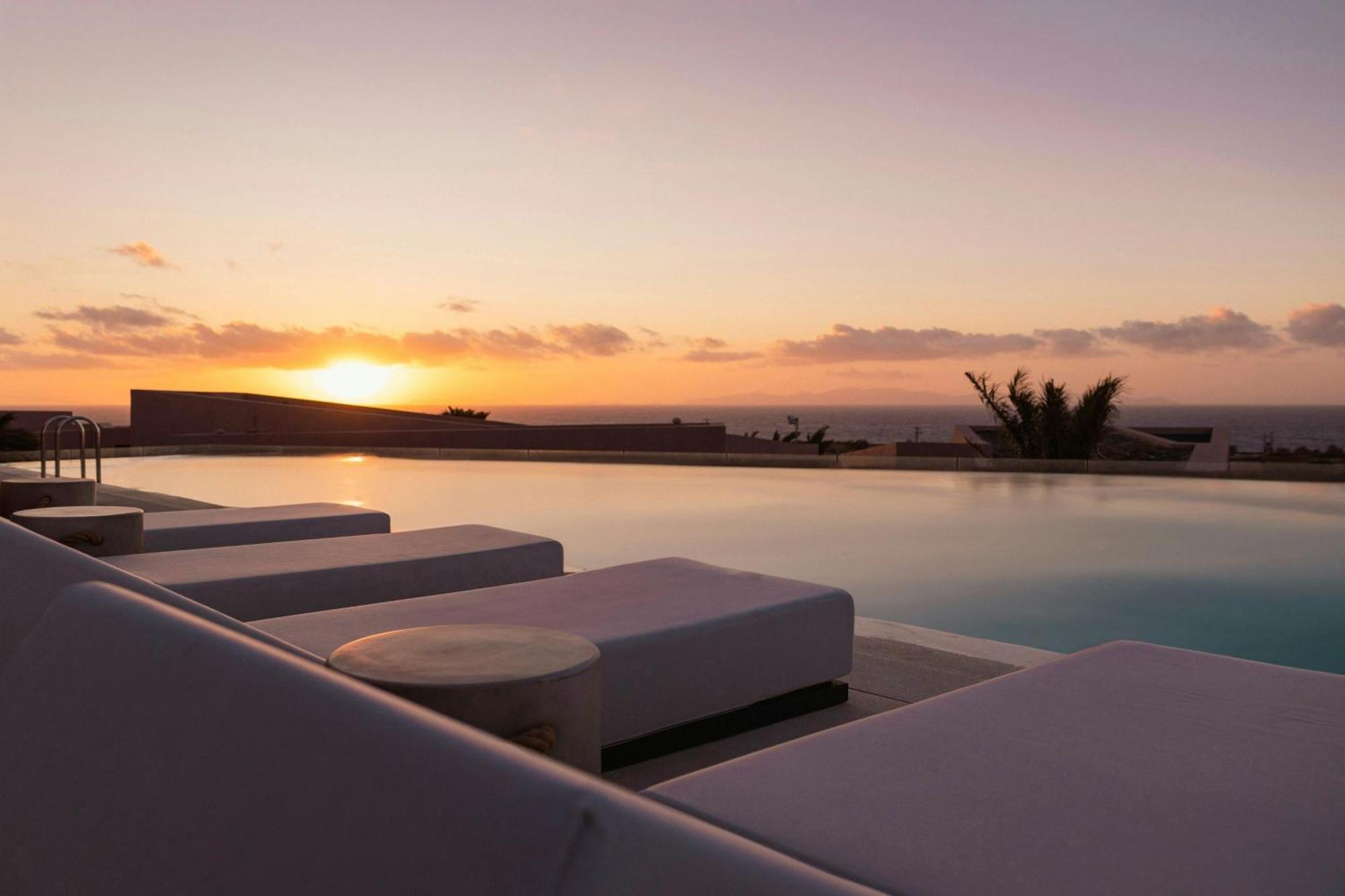 Domes Novos Santorini, Autograph Collection Hotel Иа Екстериор снимка